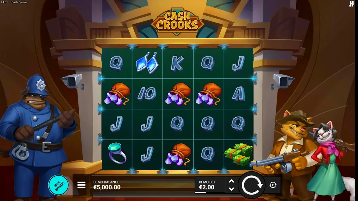 Cash Crooks slot game interface na nagpapakita ng mga cartoon cat burglars at vault symbols.